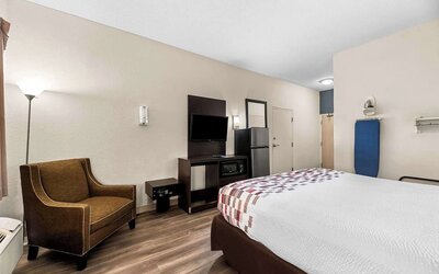 Day use room amenities at Suburban Studios Orlando - Ocoee/Winter Garden.