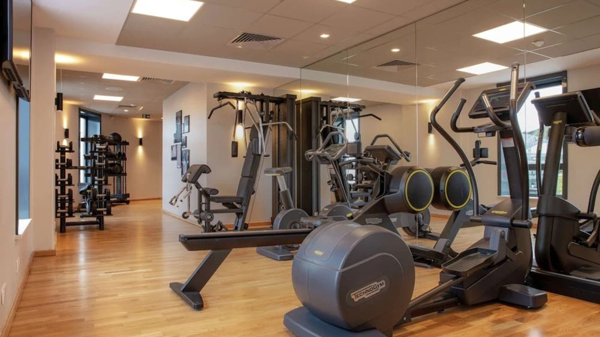 Fitness center at Hilton Garden Inn Massy.