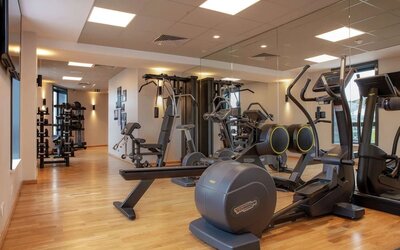 Fitness center at Hilton Garden Inn Massy.