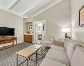 Day use room at Hilton Phoenix Tapatio Cliffs Resort.