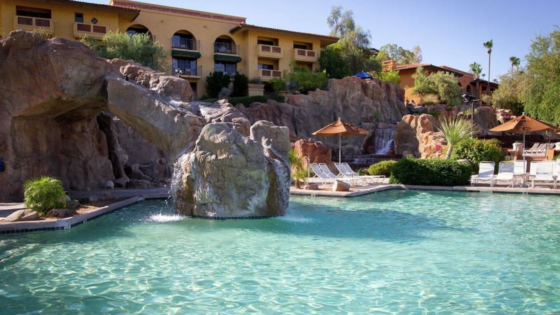 Outdoor pool at Hilton Phoenix Tapatio Cliffs Resort.