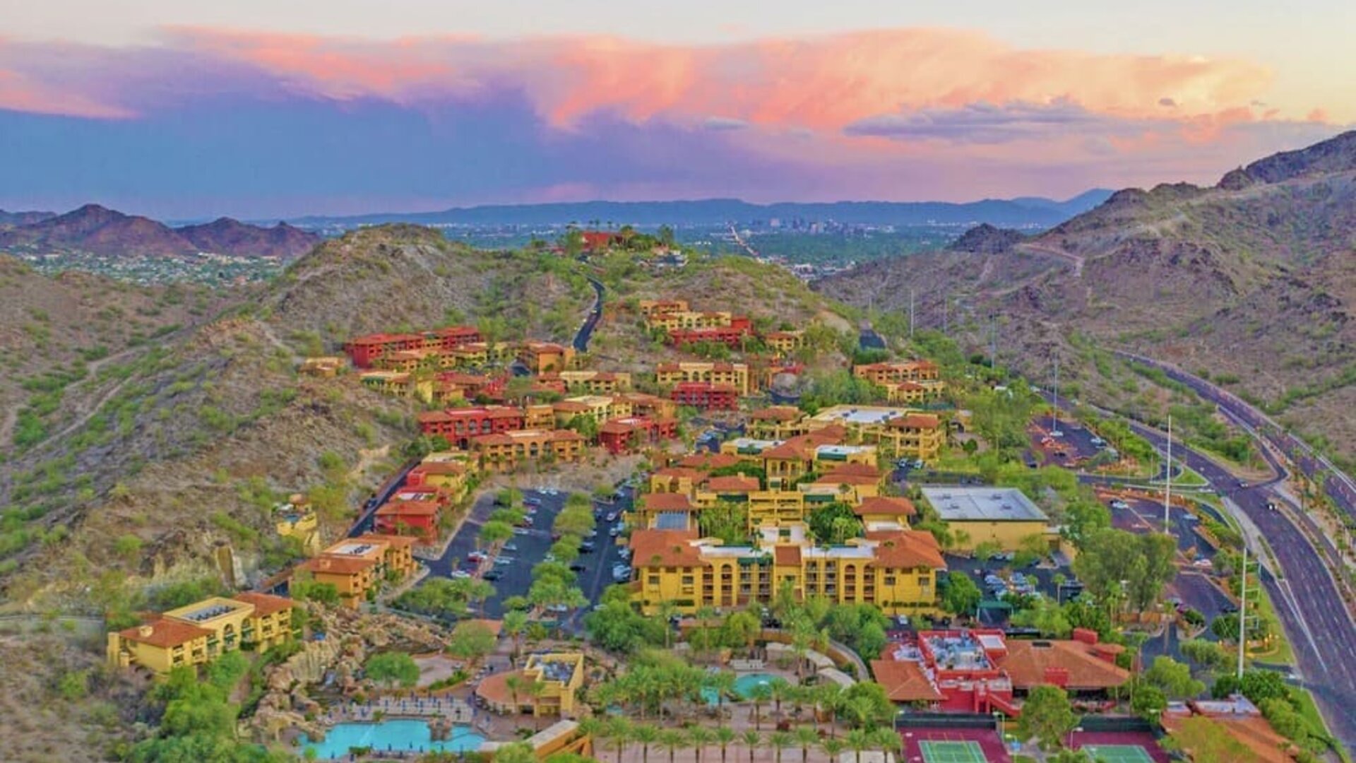 Hotel exterior at Hilton Phoenix Tapatio Cliffs Resort.