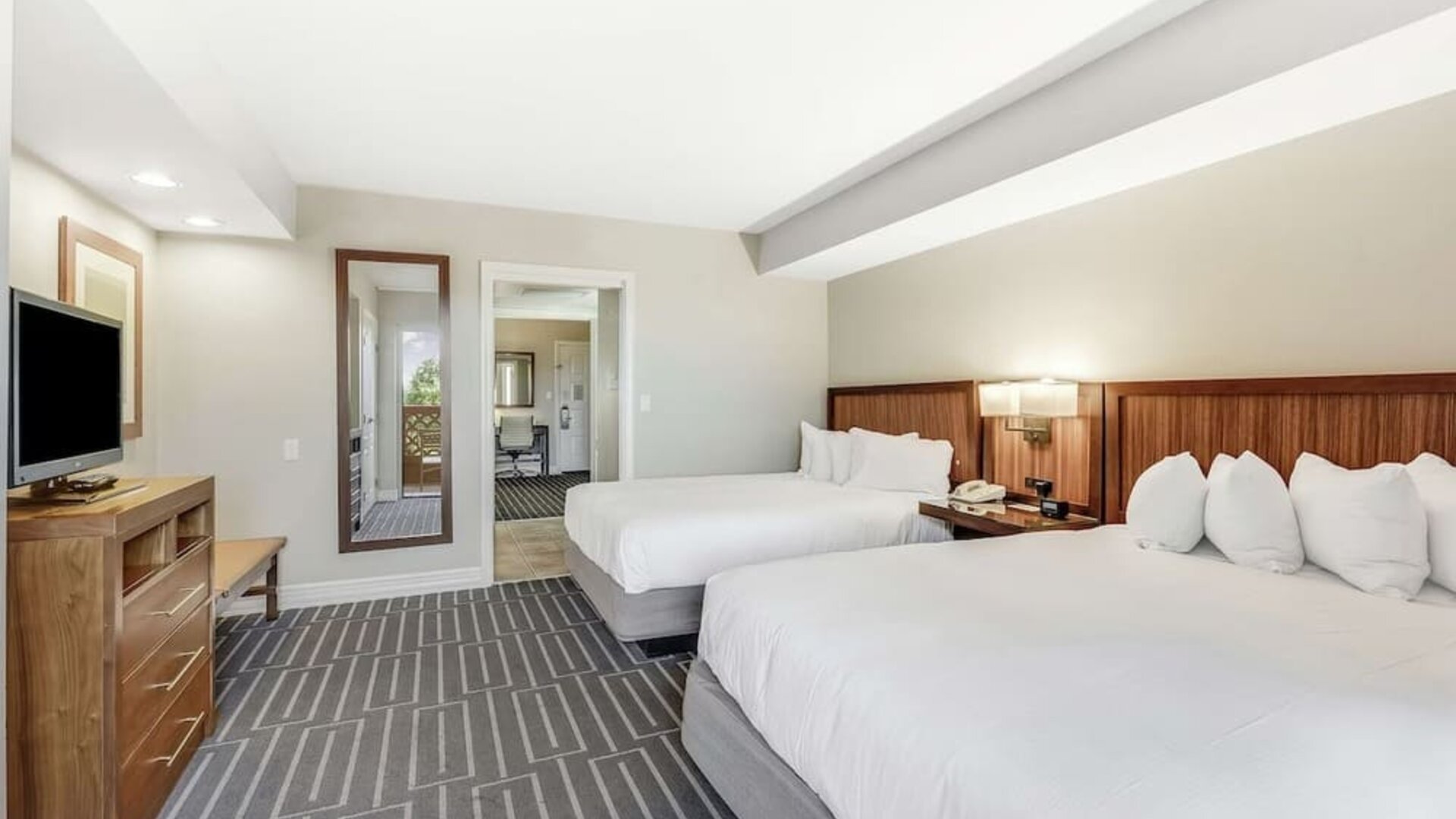 Day use room at Hilton Phoenix Tapatio Cliffs Resort.