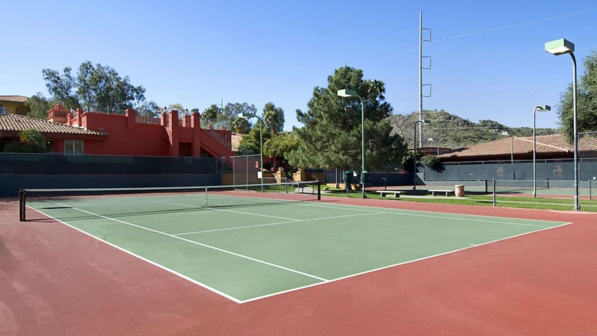 Tennis court at Hilton Phoenix Tapatio Cliffs Resort.
