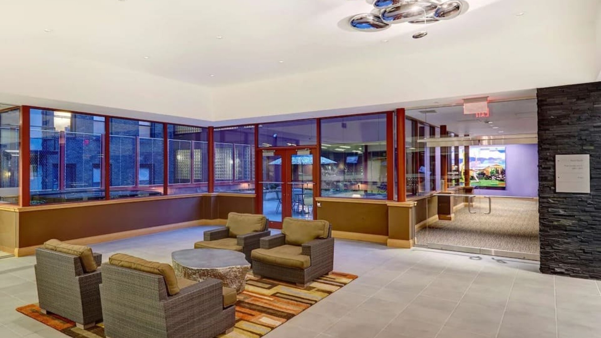 Lounge area at DoubleTree By Hilton Philadelphia Center City.