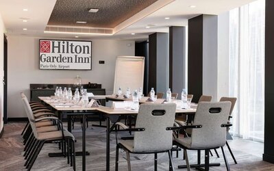 Meeting room at Hilton Garden Inn Paris Orly Airport.