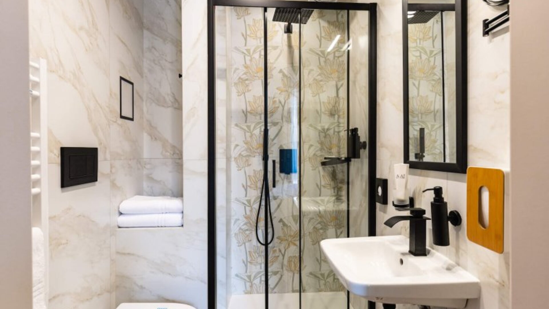 Aiello Hotels - Isola Design District