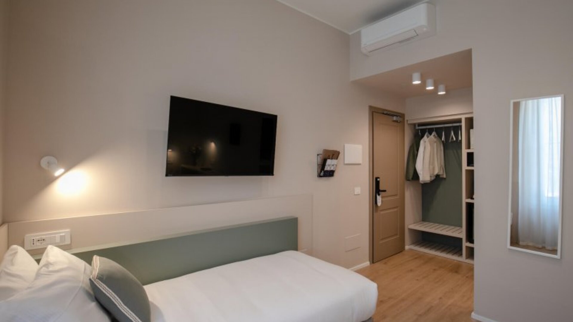 Aiello Hotels - Isola Design District