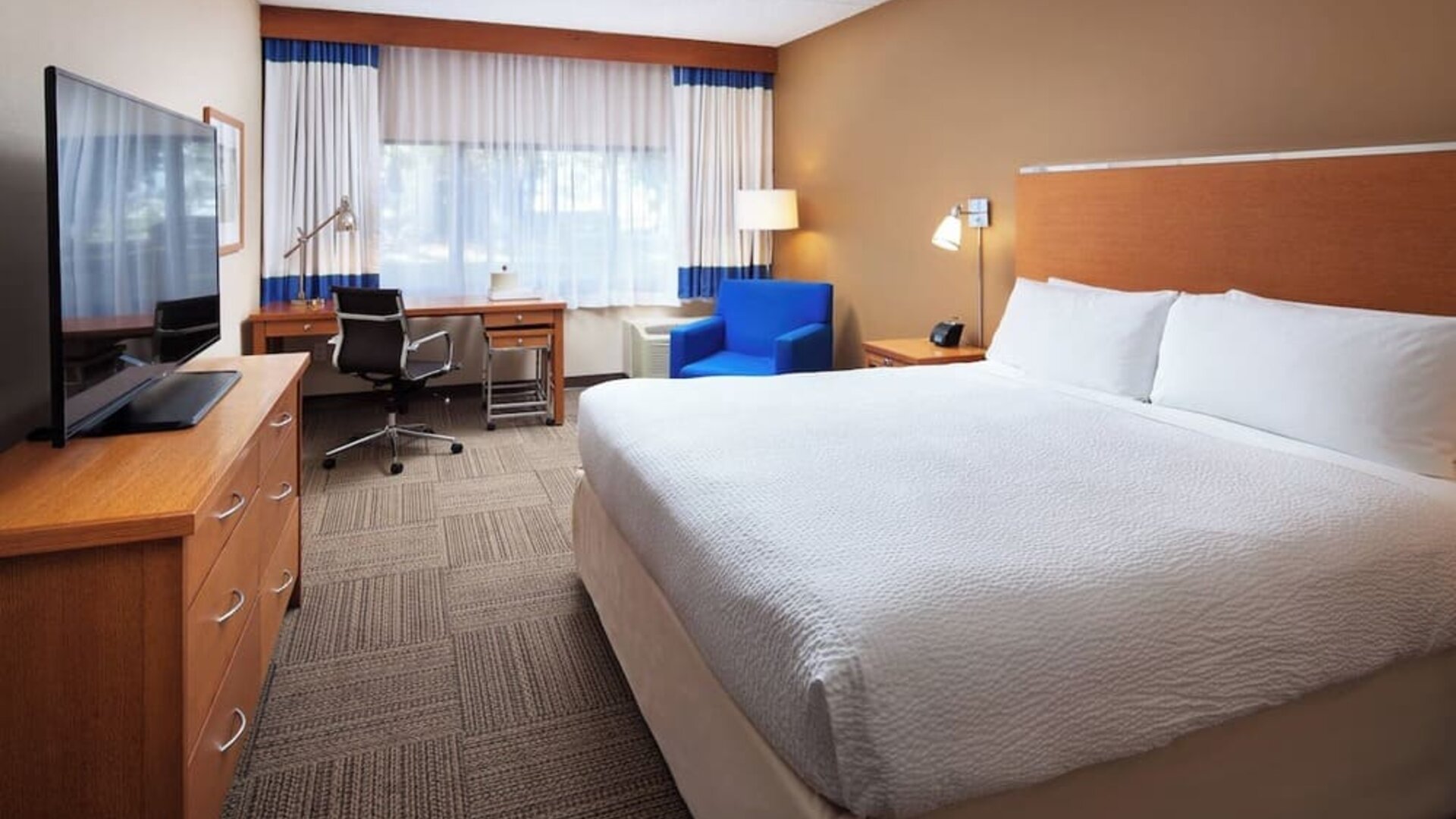 Day use room at Four Points By Sheraton San Diego.