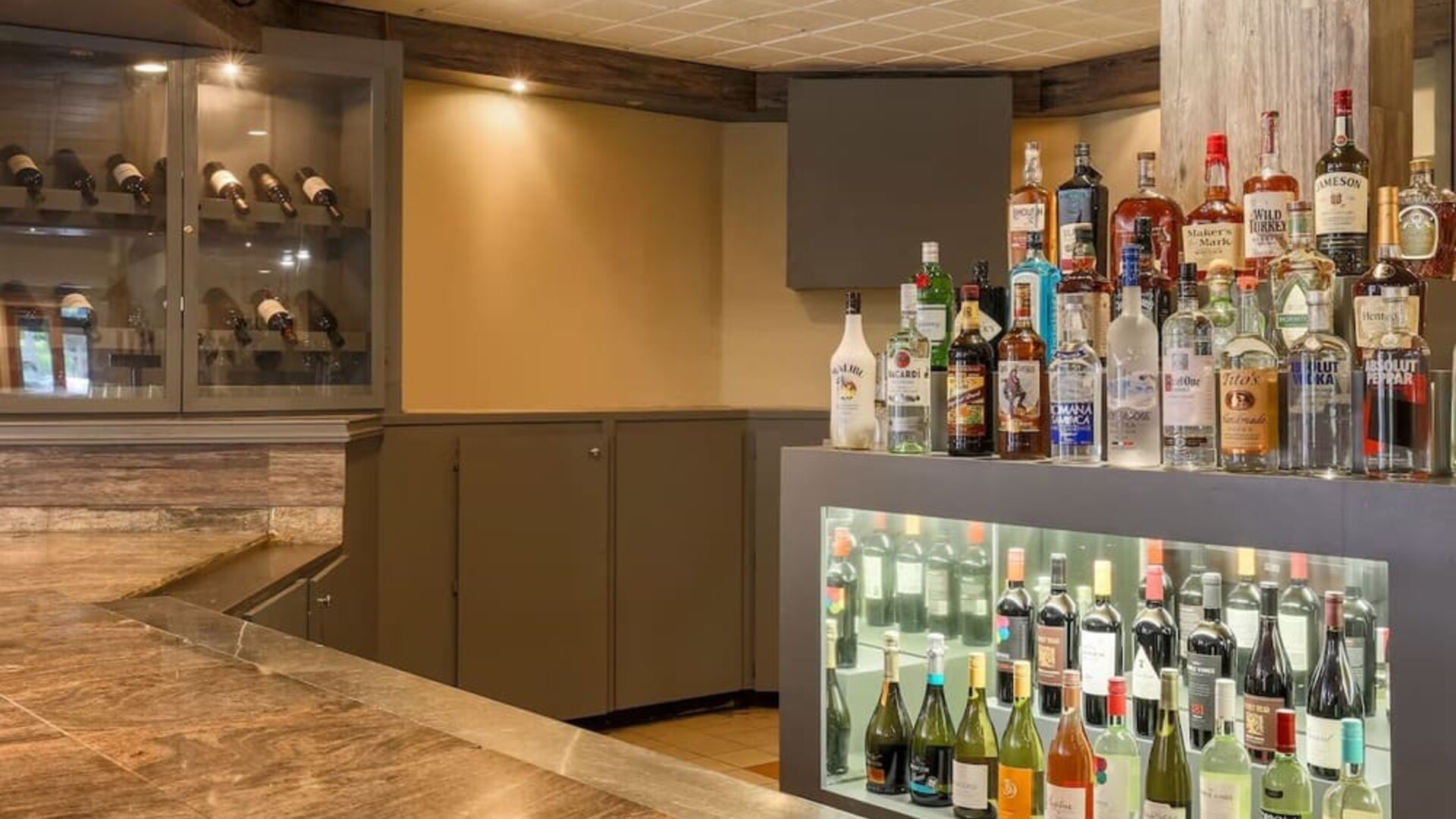 Hotel bar at Four Points By Sheraton San Diego.