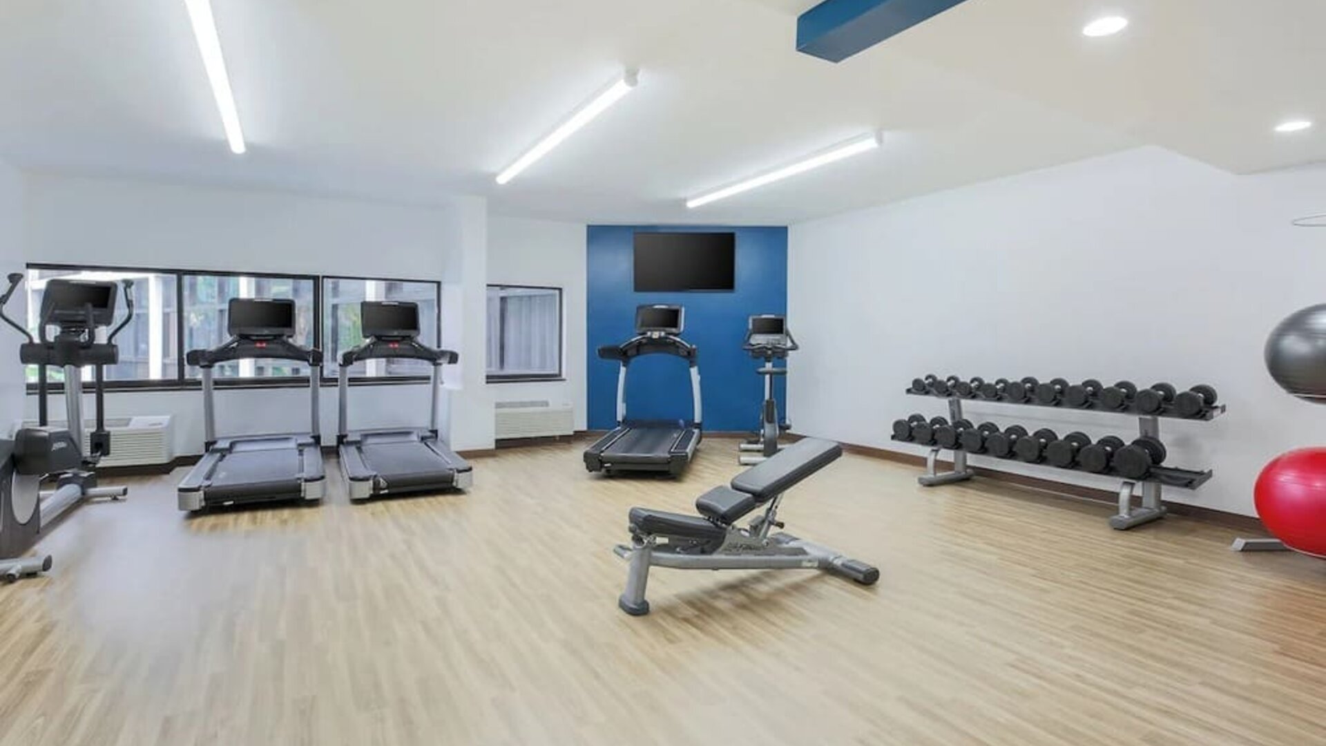 Gym at Four Points By Sheraton San Diego.