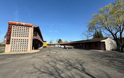 Parking available at Beauty Rest Hotel, Edison.