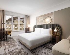 Day use room with TV at Hilton Heidelberg.