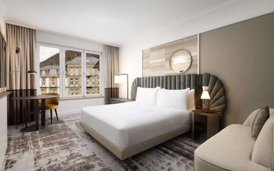 Day use room with TV at Hilton Heidelberg.