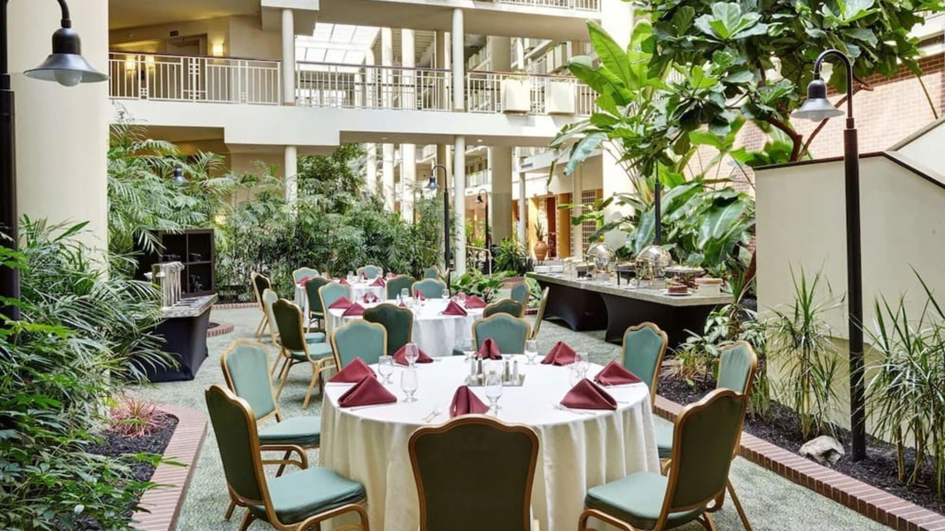 Outdoor seating and terrace at Embassy Suites By Hilton Parsippany.