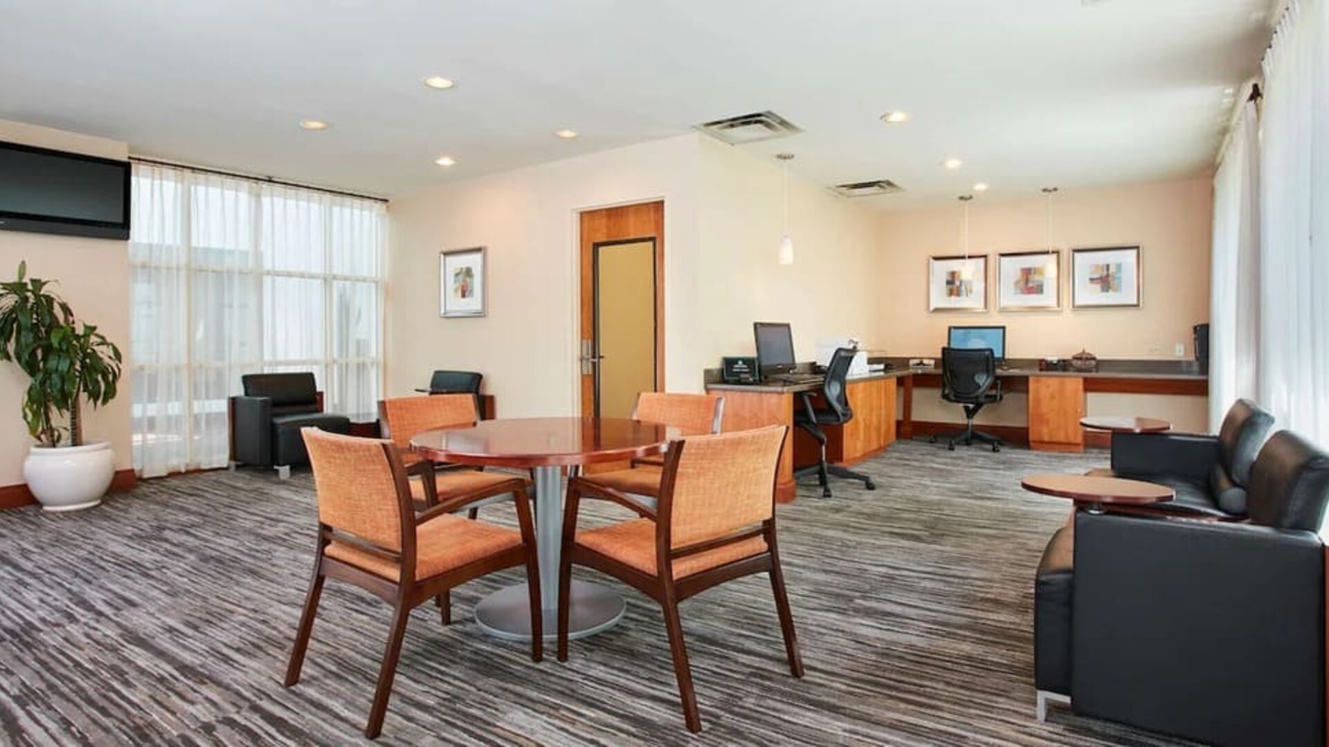 Business center and coworking space at Embassy Suites By Hilton Parsippany.