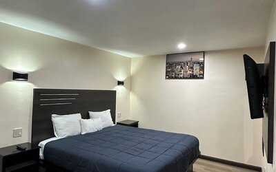 Day use room at Del Aire Inn.