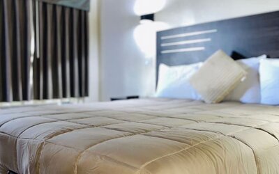 Day use room at Del Aire Inn.