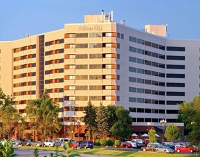 Parking available at Hilton Chicago/Oak Brook Suites.