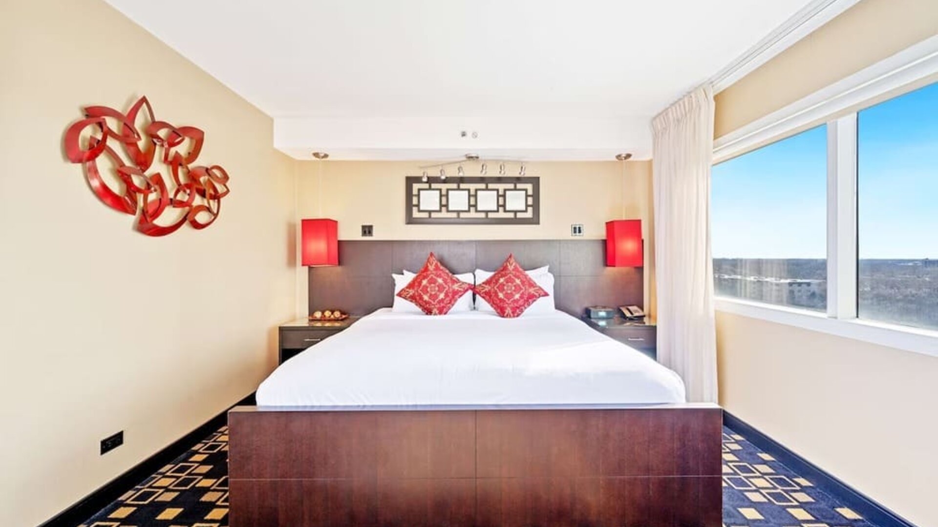 Day use room at Hilton Chicago/Oak Brook Suites.