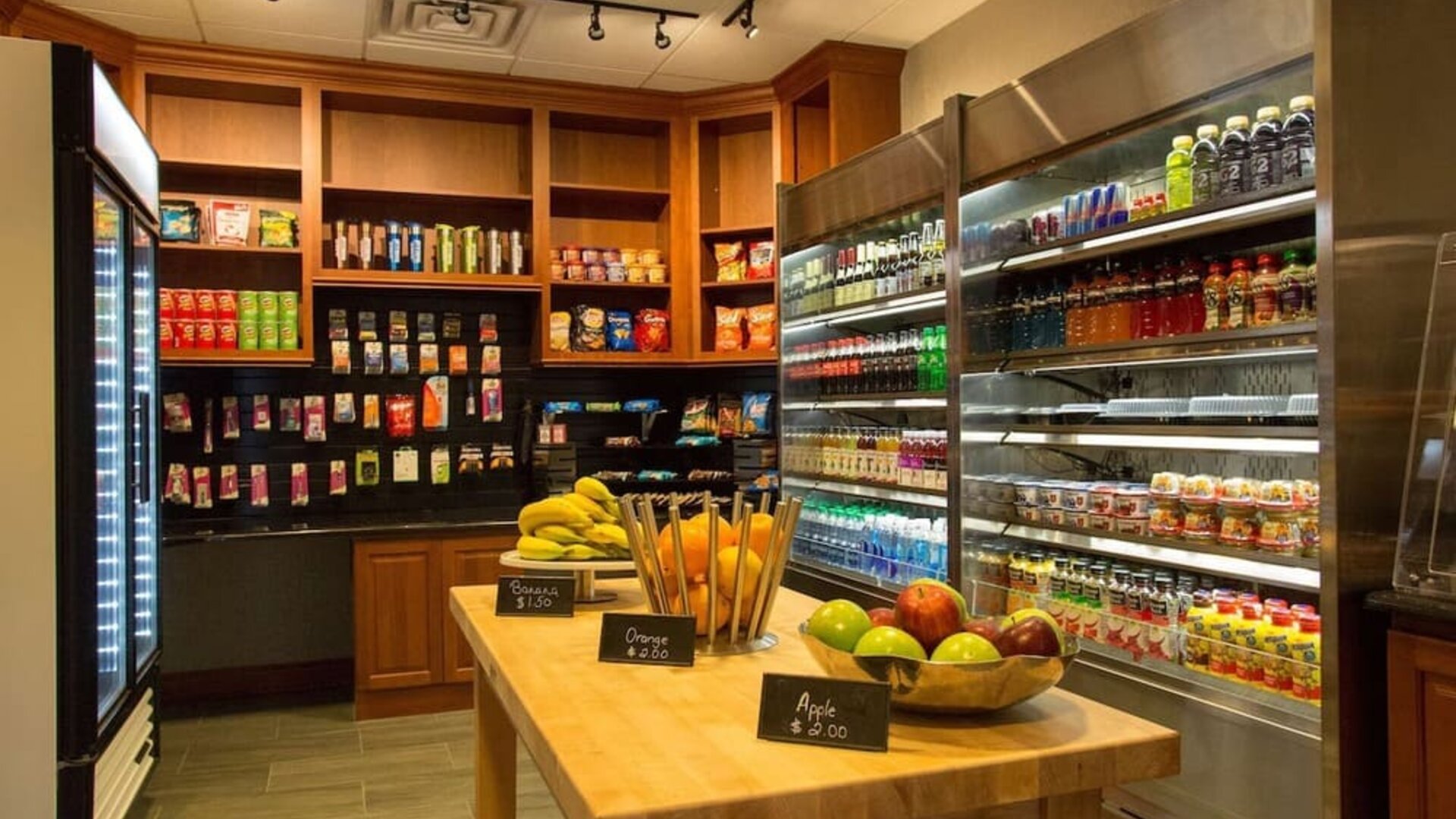 Snack bar at Hilton Chicago/Oak Brook Suites.