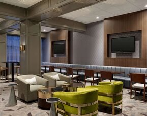 Lounge at Hilton Chicago/Oak Brook Suites.