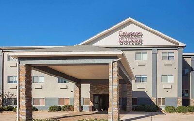 Hotel exterior at Comfort Suites Lewisville.