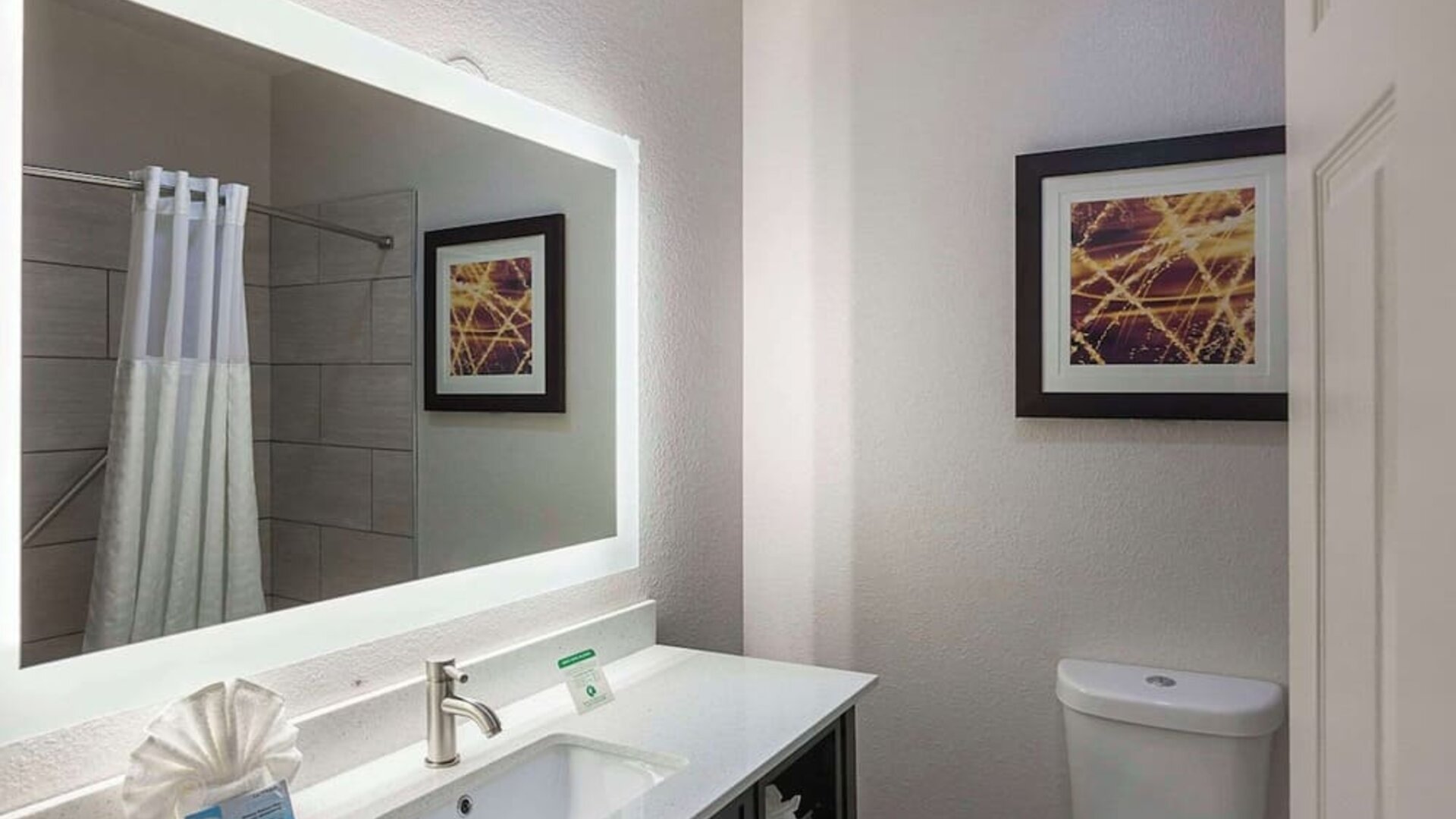 Day use room at Comfort Suites Lewisville.