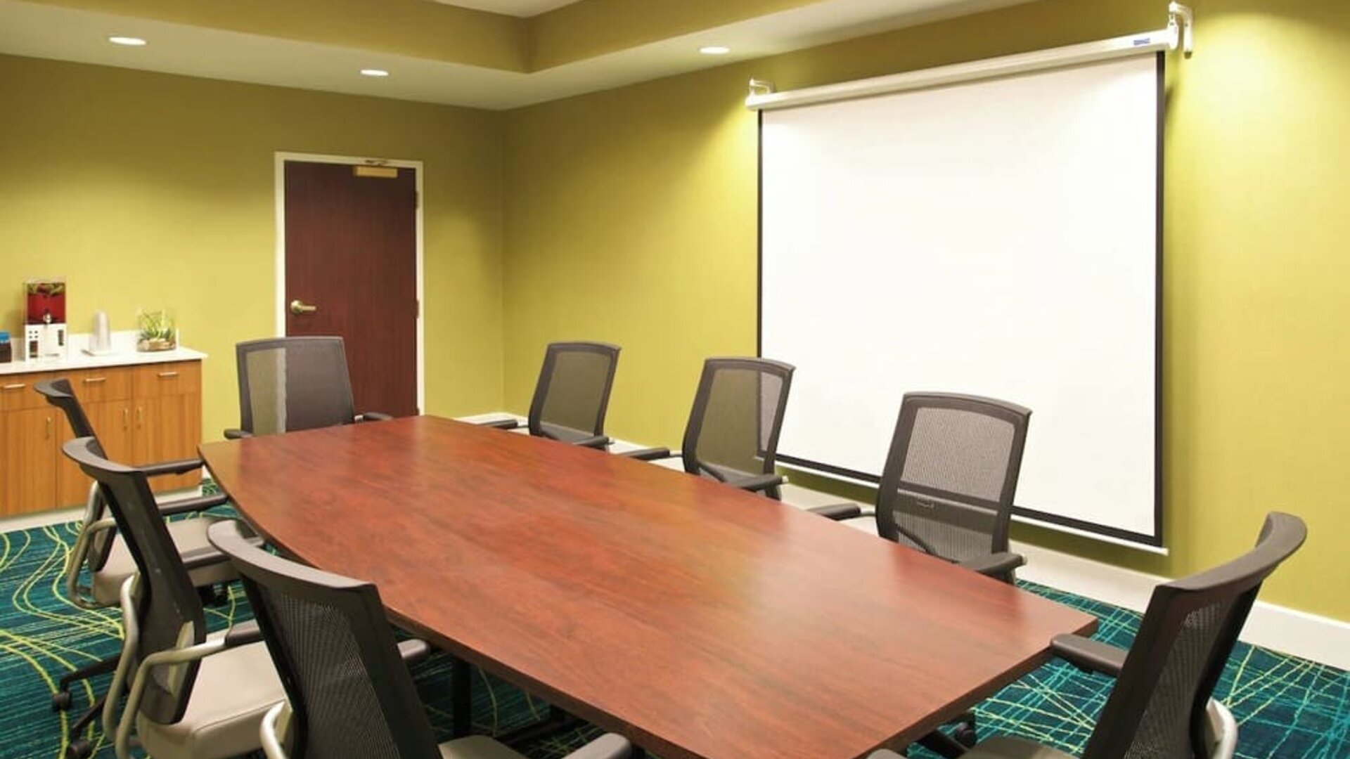 Meeting room at SpringHill Suites Baltimore BWI Airport.