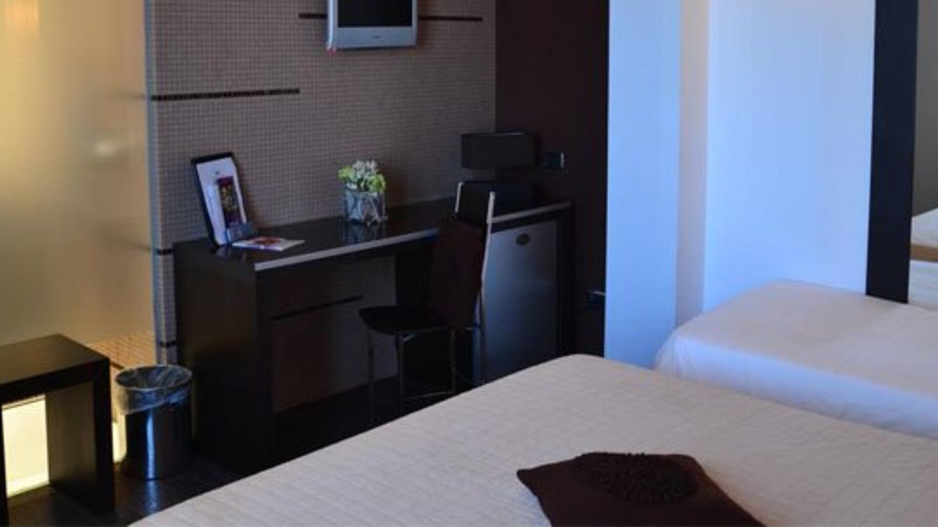 Hotel In - Lounge room