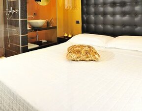 Hotel In - Lounge room