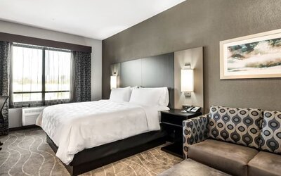 Day use room at Holiday Inn Hotel & Suites Silicon Valley - Milpitas.