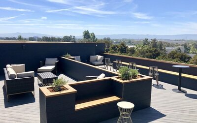 Rooftop terrace at Holiday Inn Hotel & Suites Silicon Valley - Milpitas.