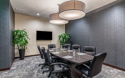 Meeting room at Holiday Inn Hotel & Suites Silicon Valley - Milpitas.