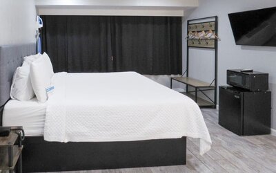 Day use room at Capri Suites Anaheim.