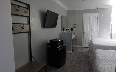 Day use room at Capri Suites Anaheim.