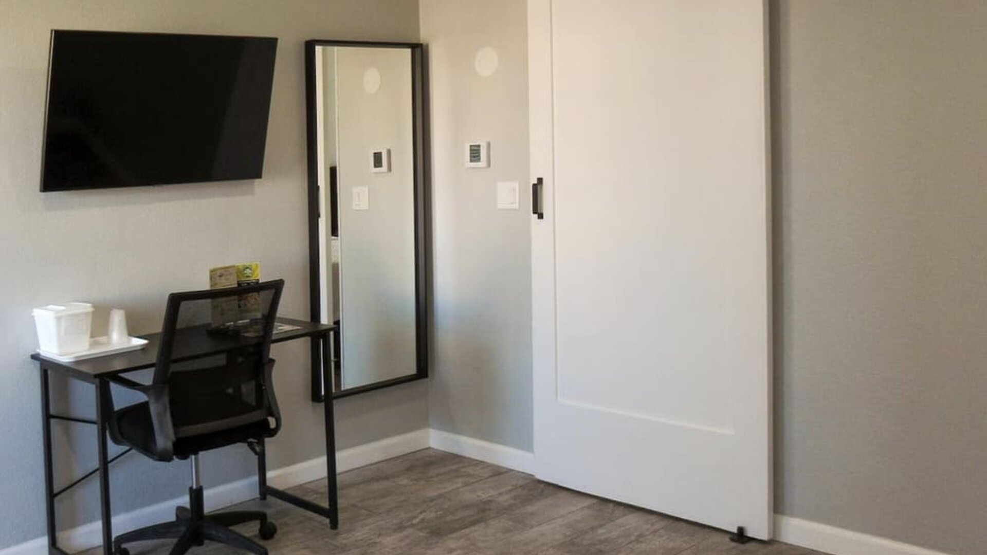 Day use room at Capri Suites Anaheim.