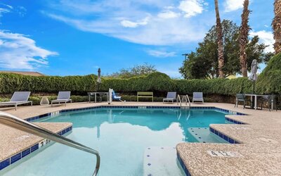 Outdoor pool at Spark By Hilton Glendale Phoenix North.