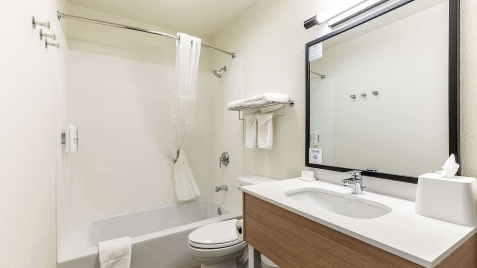 Day use room at Spark By Hilton Glendale Phoenix North.