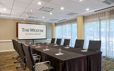 Meeting room at Westin Atlanta Airport Hotel.