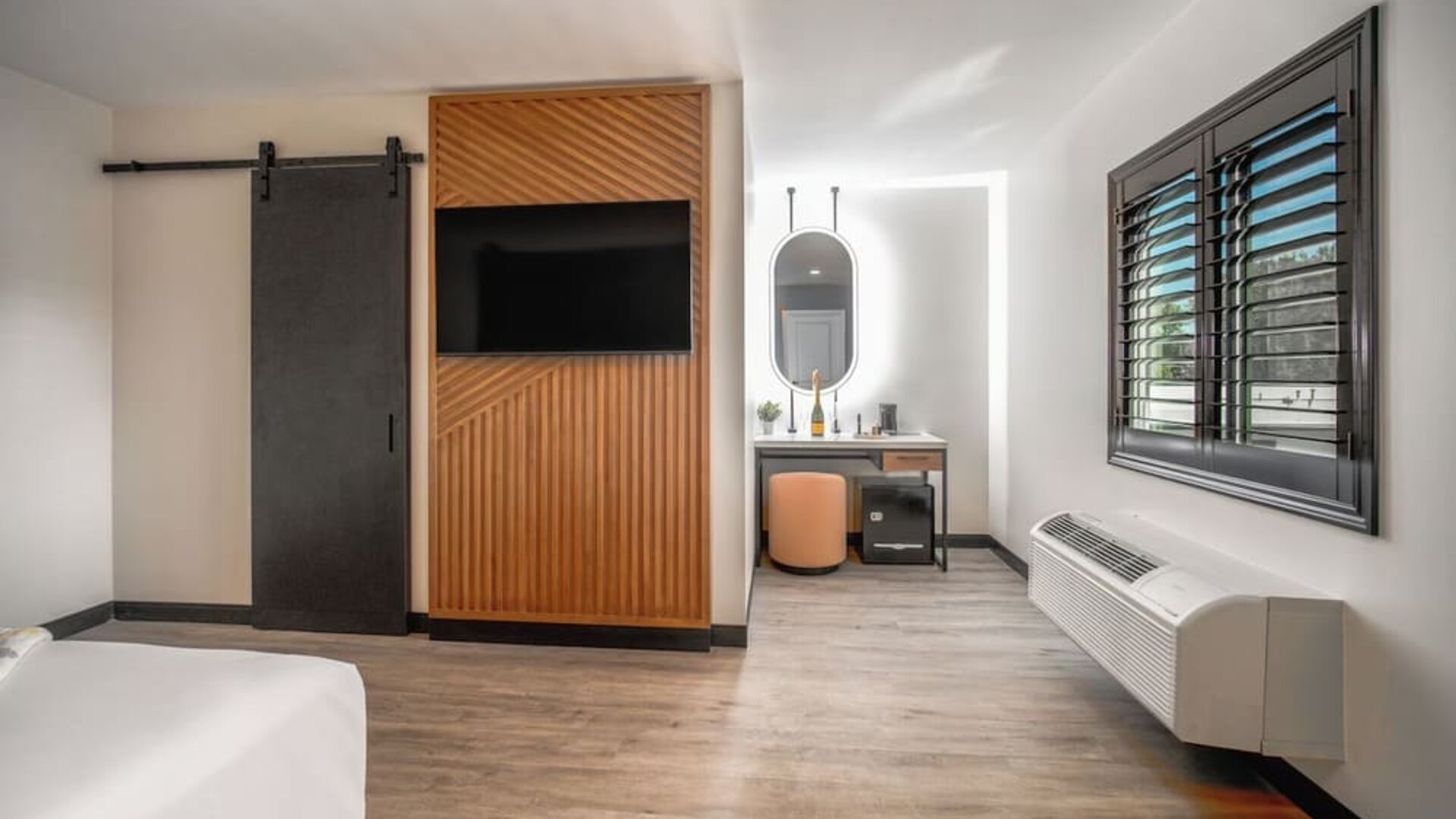 Day use room with TV and natural light at LYFE INN & SUITES By AGA.