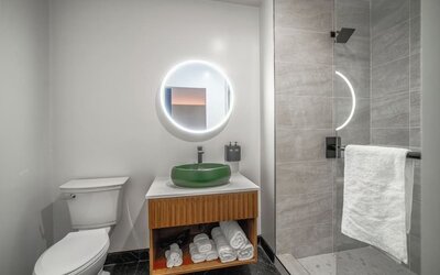 Guest bathroom at LYFE INN & SUITES By AGA.