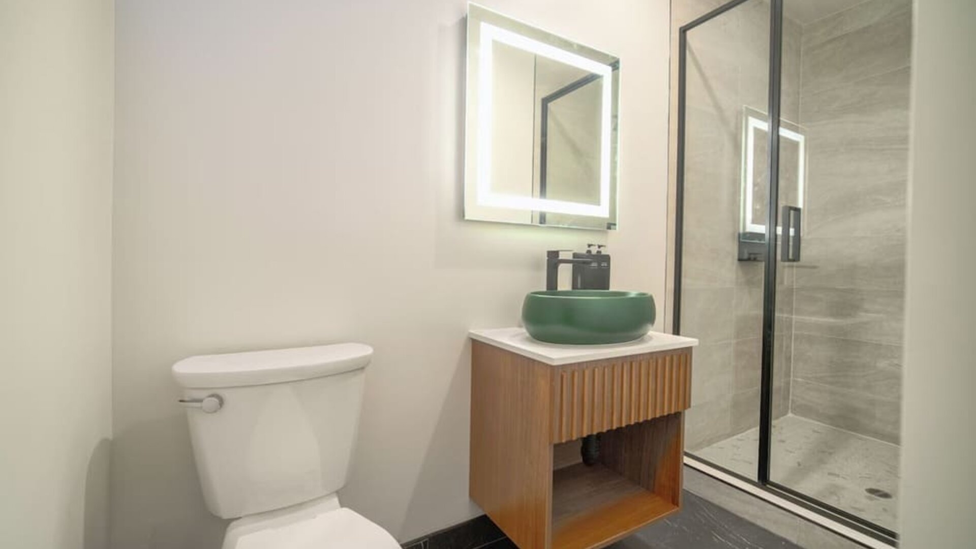 Guest bathroom at LYFE INN & SUITES By AGA.