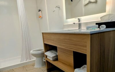 Guest bathroom at Waterfront Inn PHL Airport.