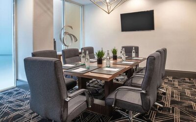 Meeting room at Embassy Suites by Hilton San Francisco Airport.