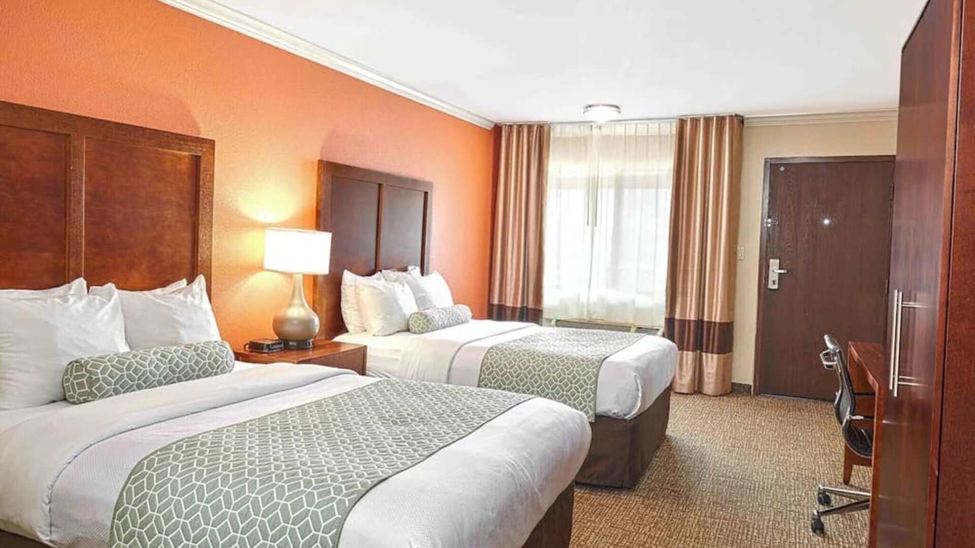 Day use room at The Hills Inn Eagle Rock.