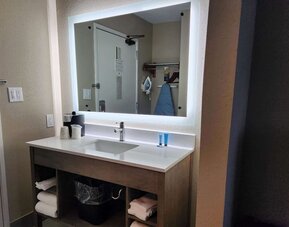 Guest bathroom at Baymont By Wyndham Davenport.