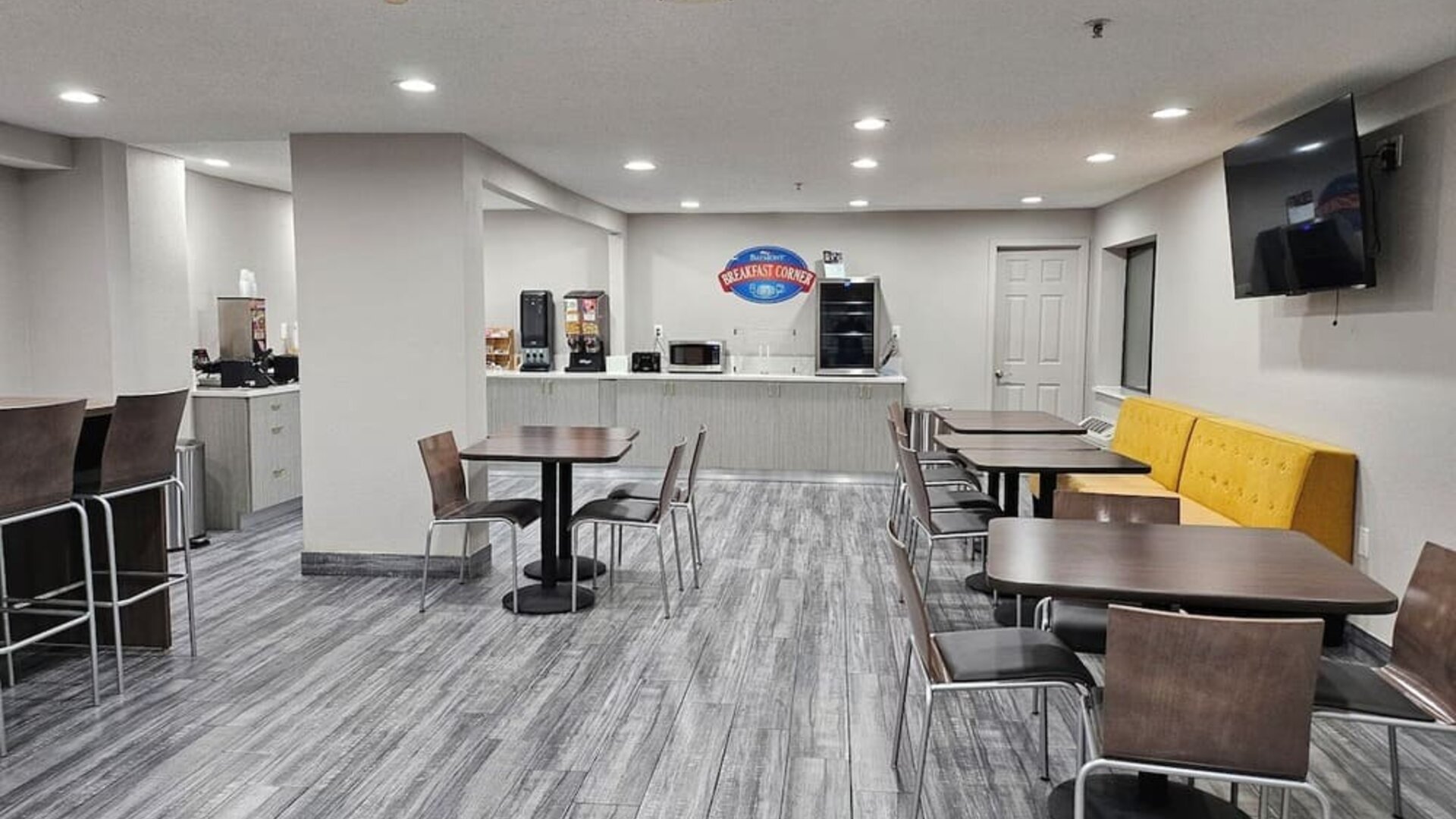 Dining room at Baymont By Wyndham Davenport.