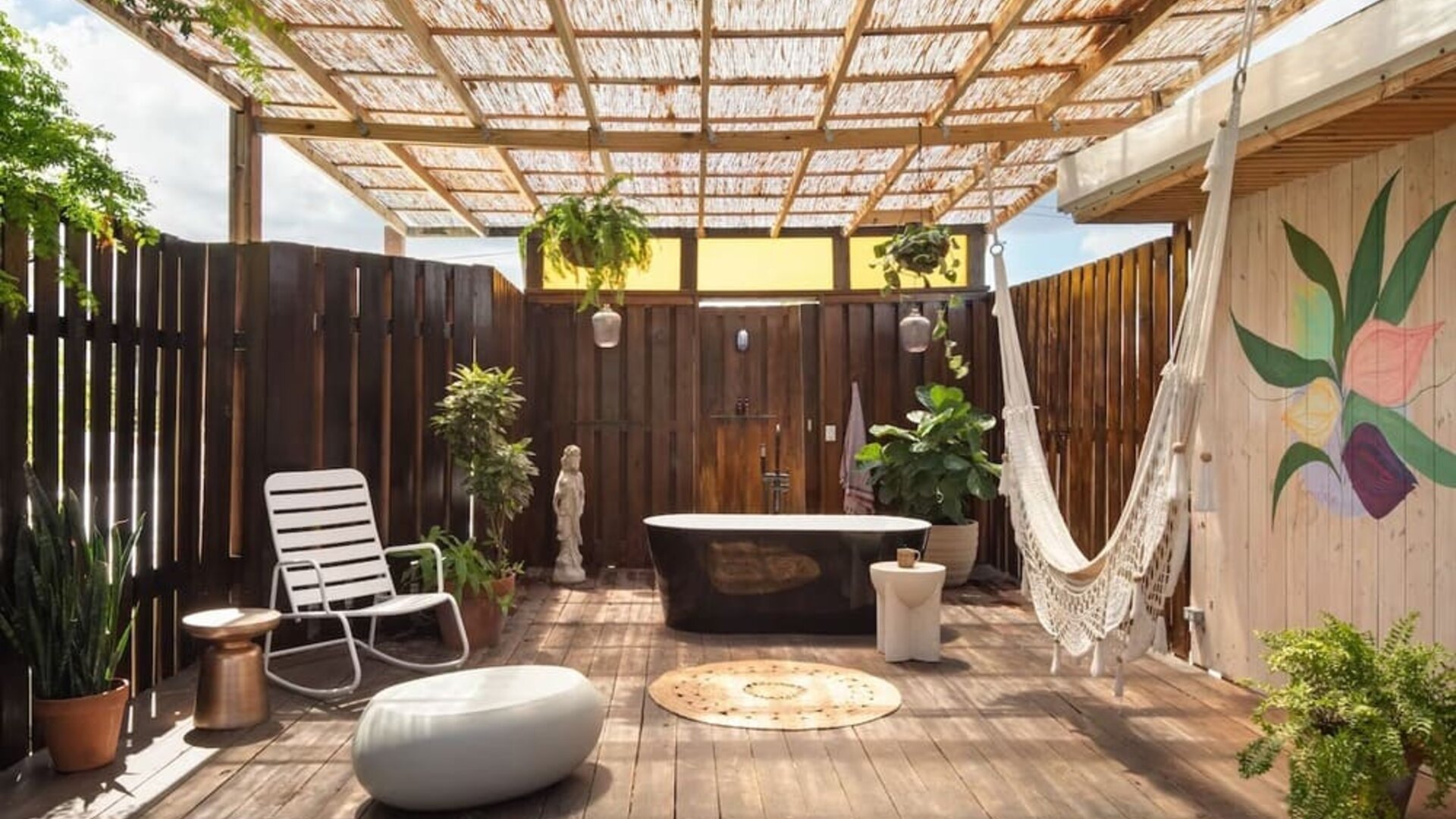 Outdoor terrace and garden at DREAMCATCHER By DW.