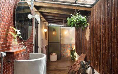 Beautiful guest bathroom at DREAMCATCHER By DW.